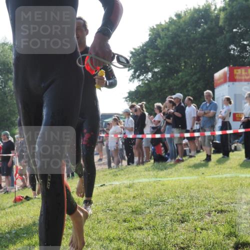 15.06.2025 - 27. Vierlanden-Triathlon KatJ http://msf.ph/oto/7976938 15.06.2025 08:35:03 Schwimmen 12, 43, 80, 149, 159, 186 meine-sportfotos.de