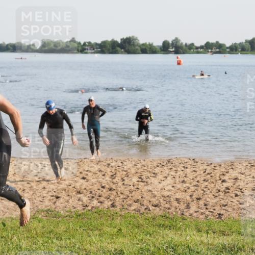 21.06.2025 - 27. Vierlanden-Triathlon MichiJ http://msf.ph/oto/7976941 15.06.2026 08:44:03 Schwimmen 23, 84, 97, 153, 183 meine-sportfotos.de