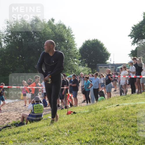 15.06.2025 - 27. Vierlanden-Triathlon KatJ http://msf.ph/oto/7976963 15.06.2025 08:35:05 Schwimmen 12, 43, 80, 149, 159, 186 meine-sportfotos.de