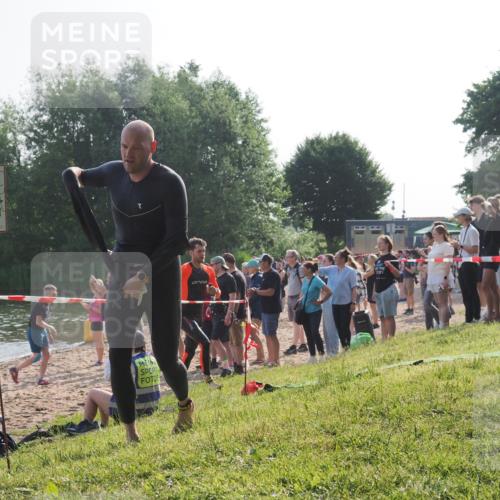 15.06.2025 - 27. Vierlanden-Triathlon KatJ http://msf.ph/oto/7976966 15.06.2025 08:35:06 Schwimmen 12, 43, 64, 80, 149, 159, 186 meine-sportfotos.de
