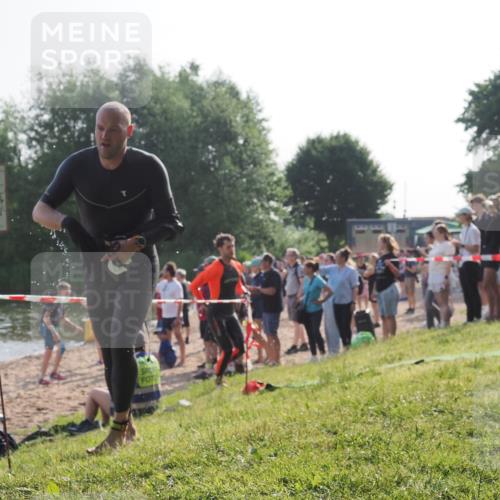 15.06.2025 - 27. Vierlanden-Triathlon KatJ http://msf.ph/oto/7976974 15.06.2025 08:35:06 Schwimmen 12, 43, 64, 80, 149, 159, 186 meine-sportfotos.de