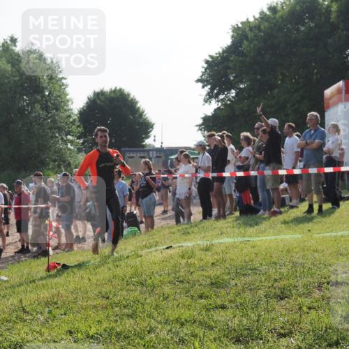 15.06.2025 - 27. Vierlanden-Triathlon KatJ http://msf.ph/oto/7976979 15.06.2025 08:35:07 Schwimmen 12, 43, 64, 80, 149, 159, 186 meine-sportfotos.de