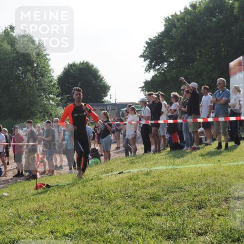 15.06.2025 - 27. Vierlanden-Triathlon KatJ http://msf.ph/oto/7976983 15.06.2025 08:35:07 Schwimmen 12, 43, 64, 80, 149, 159, 186 meine-sportfotos.de