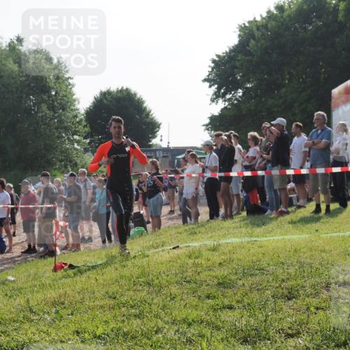 15.06.2025 - 27. Vierlanden-Triathlon KatJ http://msf.ph/oto/7976987 15.06.2025 08:35:07 Schwimmen 12, 43, 64, 80, 149, 159, 186 meine-sportfotos.de