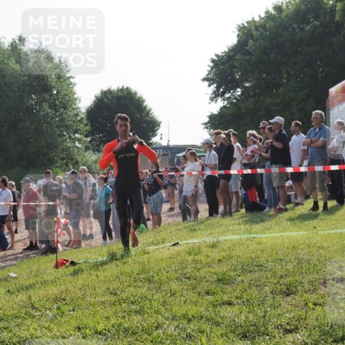 15.06.2025 - 27. Vierlanden-Triathlon KatJ http://msf.ph/oto/7976995 15.06.2025 08:35:08 Schwimmen 12, 43, 64, 80, 149, 159, 186 meine-sportfotos.de
