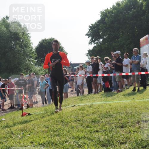 15.06.2025 - 27. Vierlanden-Triathlon KatJ http://msf.ph/oto/7976998 15.06.2025 08:35:08 Schwimmen 12, 43, 64, 80, 149, 159, 186 meine-sportfotos.de