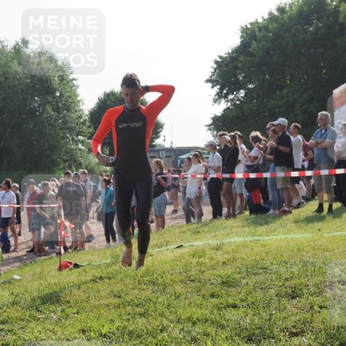 15.06.2025 - 27. Vierlanden-Triathlon KatJ http://msf.ph/oto/7977024 15.06.2025 08:35:09 Schwimmen 12, 43, 54, 64, 80, 159, 186 meine-sportfotos.de