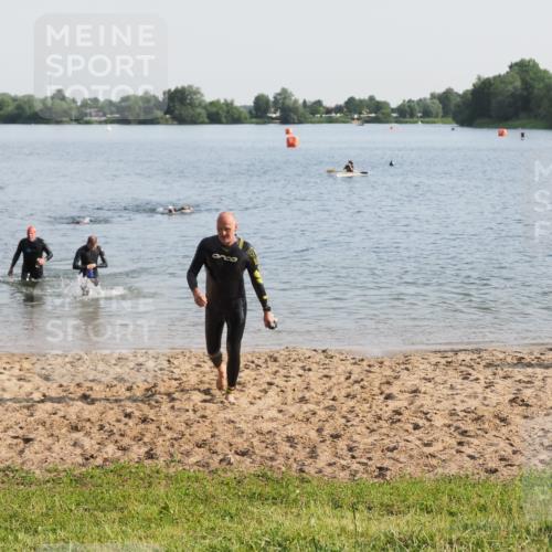 21.06.2025 - 27. Vierlanden-Triathlon MichiJ http://msf.ph/oto/7977087 15.06.2026 08:44:10 Schwimmen 97, 130, 153, 174 meine-sportfotos.de
