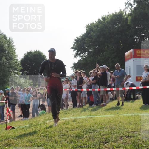 15.06.2025 - 27. Vierlanden-Triathlon KatJ http://msf.ph/oto/7977095 15.06.2025 08:35:16 Schwimmen 12, 54, 64 meine-sportfotos.de