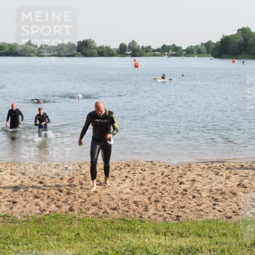 21.06.2025 - 27. Vierlanden-Triathlon MichiJ http://msf.ph/oto/7977101 15.06.2026 08:44:10 Schwimmen 97, 130, 153, 174 meine-sportfotos.de