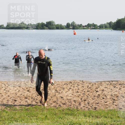 21.06.2025 - 27. Vierlanden-Triathlon MichiJ http://msf.ph/oto/7977136 15.06.2026 08:44:12 Schwimmen 97, 130, 153, 174 meine-sportfotos.de