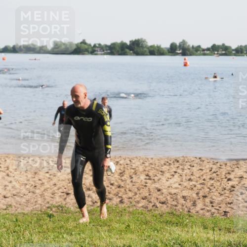 21.06.2025 - 27. Vierlanden-Triathlon MichiJ http://msf.ph/oto/7977140 15.06.2026 08:44:14 Schwimmen 130, 173, 174 meine-sportfotos.de