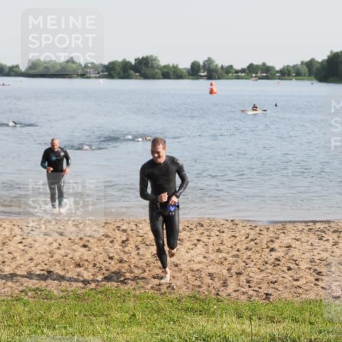 21.06.2025 - 27. Vierlanden-Triathlon MichiJ http://msf.ph/oto/7977145 15.06.2026 08:44:16 Schwimmen 130, 173, 174 meine-sportfotos.de