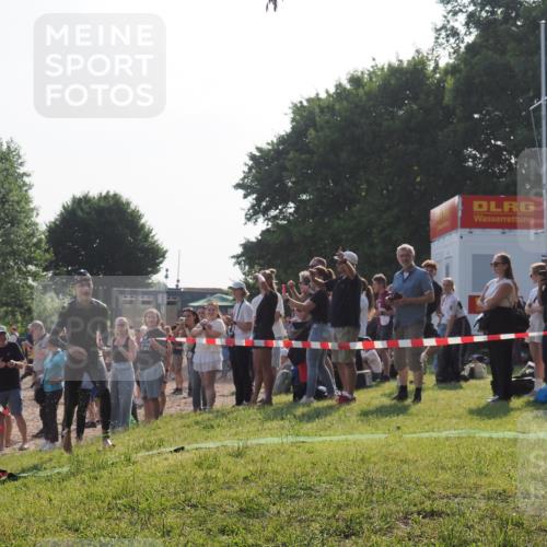 15.06.2025 - 27. Vierlanden-Triathlon KatJ http://msf.ph/oto/7977151 15.06.2025 08:35:30 Schwimmen 47 meine-sportfotos.de
