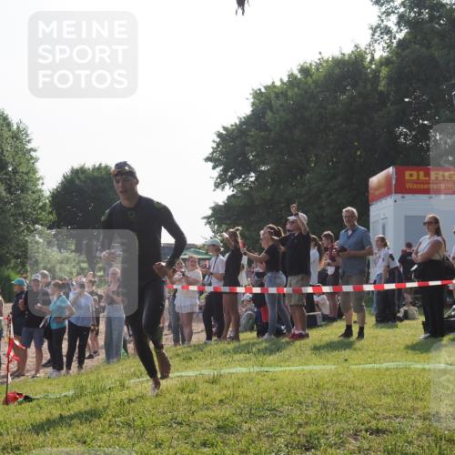 15.06.2025 - 27. Vierlanden-Triathlon KatJ http://msf.ph/oto/7977188 15.06.2025 08:35:31 Schwimmen 6, 47 meine-sportfotos.de
