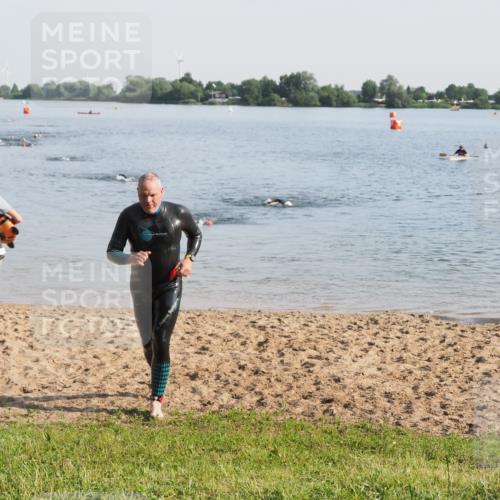 21.06.2025 - 27. Vierlanden-Triathlon MichiJ http://msf.ph/oto/7977213 15.06.2026 08:44:21 Schwimmen 130, 173, 174 meine-sportfotos.de