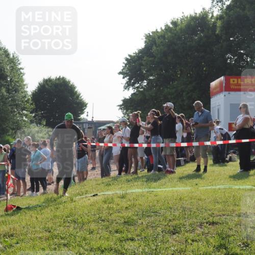 15.06.2025 - 27. Vierlanden-Triathlon KatJ http://msf.ph/oto/7977225 15.06.2025 08:35:37 Schwimmen 6, 21, 47, 75, 85, 158 meine-sportfotos.de
