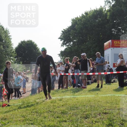 15.06.2025 - 27. Vierlanden-Triathlon KatJ http://msf.ph/oto/7977238 15.06.2025 08:35:38 Schwimmen 6, 21, 47, 75, 85, 158 meine-sportfotos.de
