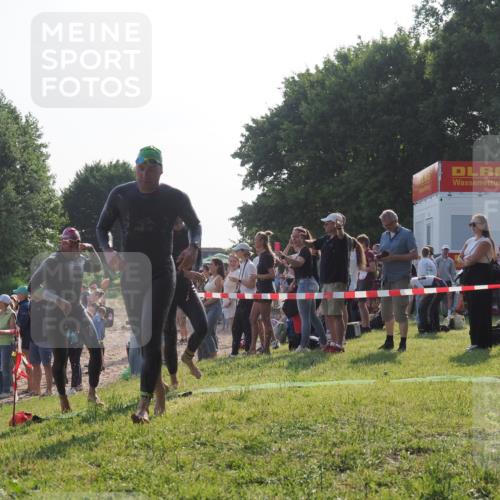 15.06.2025 - 27. Vierlanden-Triathlon KatJ http://msf.ph/oto/7977250 15.06.2025 08:35:39 Schwimmen 6, 21, 47, 75, 85, 158 meine-sportfotos.de