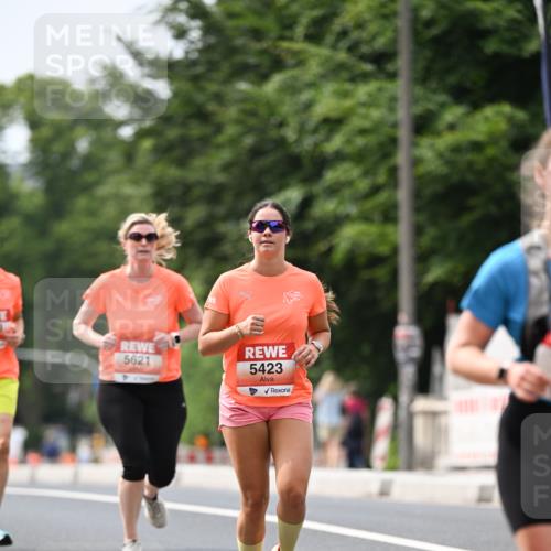 15.06.2025 - REWE Women's Run Dr. Thomas Lammeyer http://msf.ph/oto/7977272 15.06.2025 10:42:27 Laufen 5621, 5423 meine-sportfotos.de
