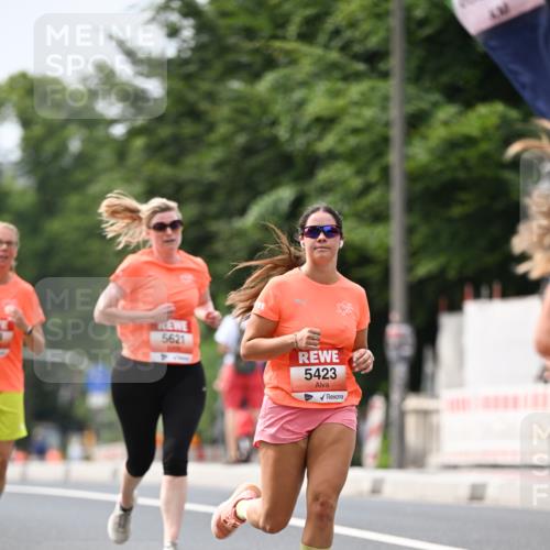 15.06.2025 - REWE Women's Run Dr. Thomas Lammeyer http://msf.ph/oto/7977281 15.06.2025 10:42:27 Laufen 5621, 5423 meine-sportfotos.de