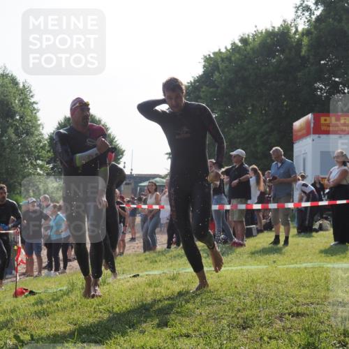 15.06.2025 - 27. Vierlanden-Triathlon KatJ http://msf.ph/oto/7977285 15.06.2025 08:35:40 Schwimmen 6, 21, 47, 75, 85, 158 meine-sportfotos.de