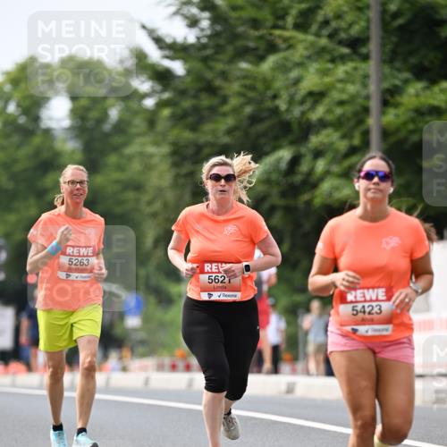 15.06.2025 - REWE Women's Run Dr. Thomas Lammeyer http://msf.ph/oto/7977288 15.06.2025 10:42:28 Laufen 5263, 562, 5423 meine-sportfotos.de