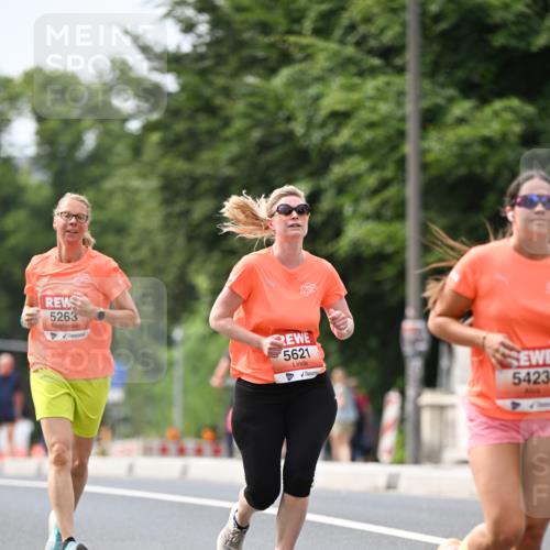 15.06.2025 - REWE Women's Run Dr. Thomas Lammeyer http://msf.ph/oto/7977300 15.06.2025 10:42:28 Laufen 5263, 5621 meine-sportfotos.de
