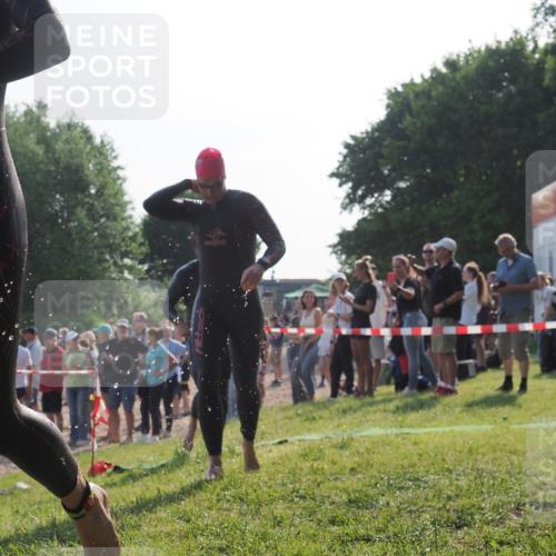 15.06.2025 - 27. Vierlanden-Triathlon KatJ http://msf.ph/oto/7977315 15.06.2025 08:35:41 Schwimmen 6, 21, 75, 85, 158 meine-sportfotos.de