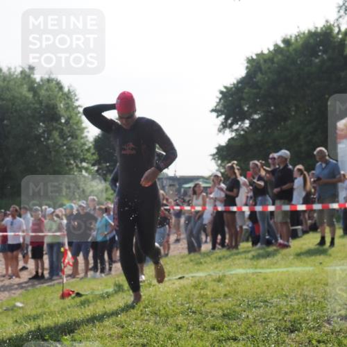 15.06.2025 - 27. Vierlanden-Triathlon KatJ http://msf.ph/oto/7977318 15.06.2025 08:35:41 Schwimmen 6, 21, 75, 85, 158 meine-sportfotos.de