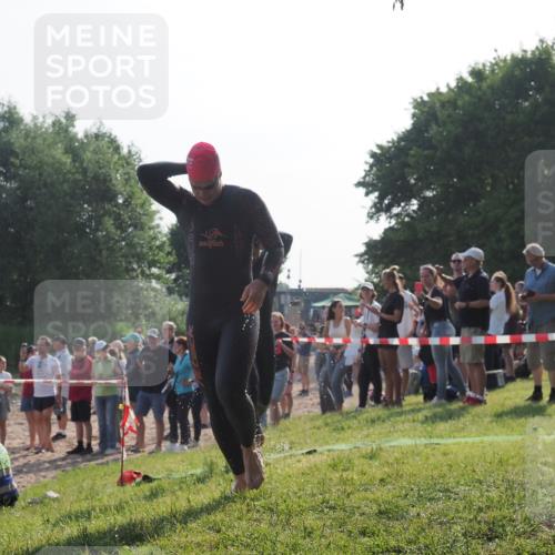 15.06.2025 - 27. Vierlanden-Triathlon KatJ http://msf.ph/oto/7977321 15.06.2025 08:35:42 Schwimmen 6, 21, 75, 85, 158 meine-sportfotos.de