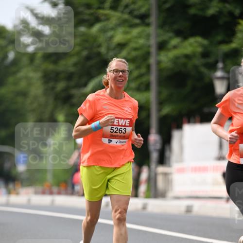 15.06.2025 - REWE Women's Run Dr. Thomas Lammeyer http://msf.ph/oto/7977328 15.06.2025 10:42:30 Laufen 5263 meine-sportfotos.de