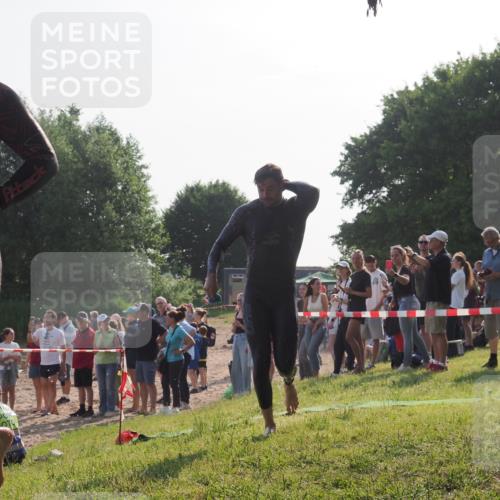 15.06.2025 - 27. Vierlanden-Triathlon KatJ http://msf.ph/oto/7977333 15.06.2025 08:35:42 Schwimmen 6, 21, 75, 85, 158 meine-sportfotos.de