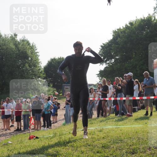 15.06.2025 - 27. Vierlanden-Triathlon KatJ http://msf.ph/oto/7977340 15.06.2025 08:35:43 Schwimmen 6, 21, 75, 85, 158 meine-sportfotos.de