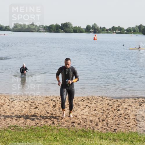 21.06.2025 - 27. Vierlanden-Triathlon MichiJ http://msf.ph/oto/7977345 15.06.2026 08:44:46 Schwimmen 81, 160 meine-sportfotos.de