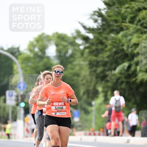 15.06.2025 - REWE Women's Run Dr. Thomas Lammeyer http://msf.ph/oto/7977353 15.06.2025 10:42:33 Laufen 5266 meine-sportfotos.de