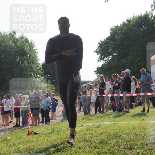 15.06.2025 - 27. Vierlanden-Triathlon KatJ http://msf.ph/oto/7977354 15.06.2025 08:35:43 Schwimmen 6, 21, 75, 85, 158 meine-sportfotos.de