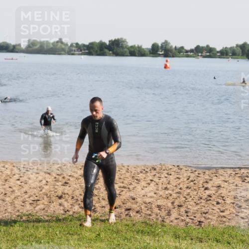 21.06.2025 - 27. Vierlanden-Triathlon MichiJ http://msf.ph/oto/7977355 15.06.2026 08:44:47 Schwimmen 81, 160 meine-sportfotos.de