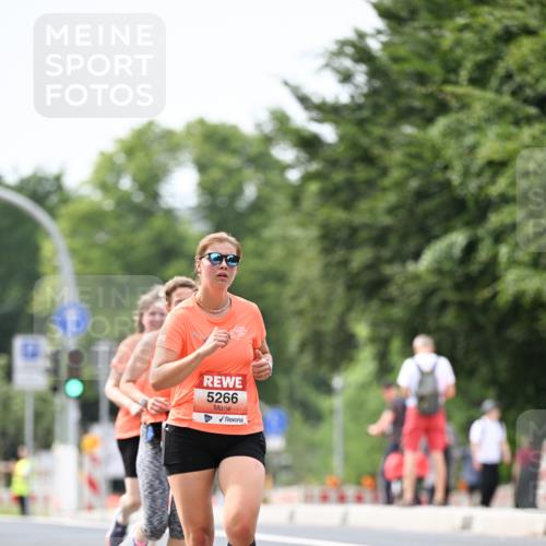 15.06.2025 - REWE Women's Run Dr. Thomas Lammeyer http://msf.ph/oto/7977356 15.06.2025 10:42:33 Laufen 5266 meine-sportfotos.de