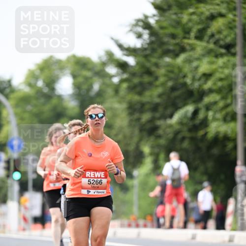 15.06.2025 - REWE Women's Run Dr. Thomas Lammeyer http://msf.ph/oto/7977362 15.06.2025 10:42:33 Laufen 5266 meine-sportfotos.de