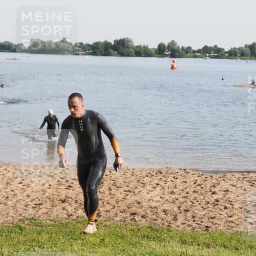 21.06.2025 - 27. Vierlanden-Triathlon MichiJ http://msf.ph/oto/7977363 15.06.2026 08:44:48 Schwimmen 81, 160 meine-sportfotos.de