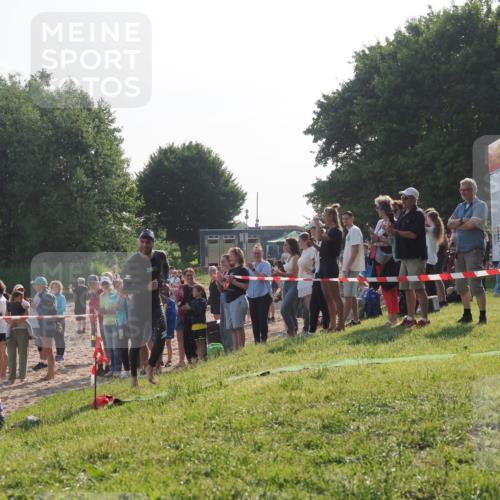 15.06.2025 - 27. Vierlanden-Triathlon KatJ http://msf.ph/oto/7977371 15.06.2025 08:36:24 Schwimmen 29 meine-sportfotos.de