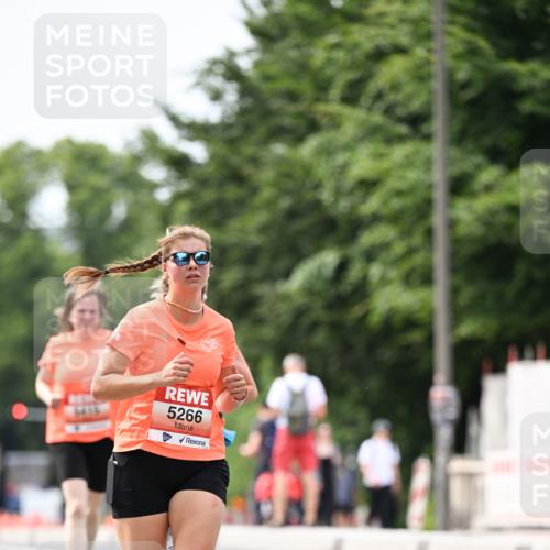 15.06.2025 - REWE Women's Run Dr. Thomas Lammeyer http://msf.ph/oto/7977378 15.06.2025 10:42:34 Laufen 5266 meine-sportfotos.de