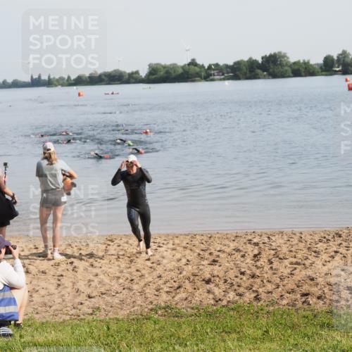 21.06.2025 - 27. Vierlanden-Triathlon MichiJ http://msf.ph/oto/7977386 15.06.2026 08:45:11 Schwimmen 127 meine-sportfotos.de