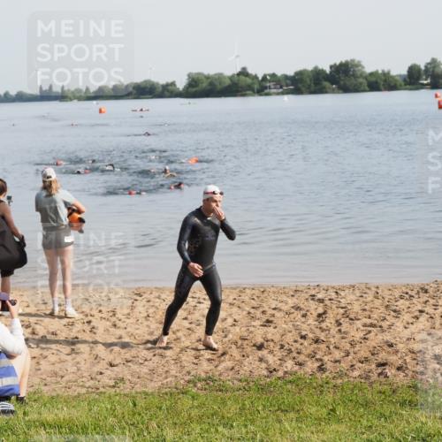 21.06.2025 - 27. Vierlanden-Triathlon MichiJ http://msf.ph/oto/7977413 15.06.2026 08:45:12 Schwimmen 127 meine-sportfotos.de