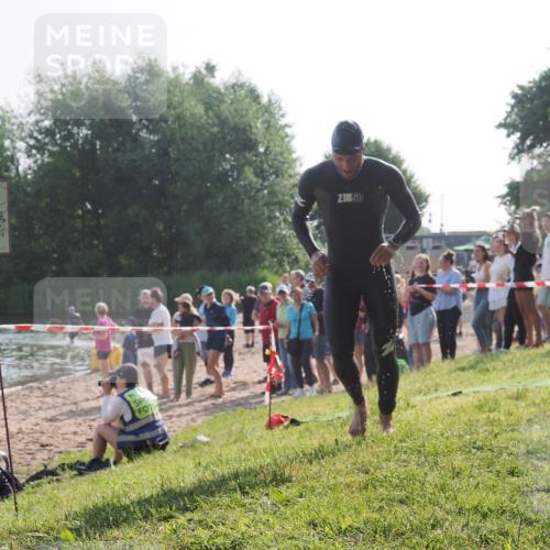 15.06.2025 - 27. Vierlanden-Triathlon KatJ http://msf.ph/oto/7977414 15.06.2025 08:36:27 Schwimmen 29 meine-sportfotos.de