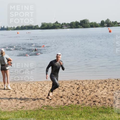 21.06.2025 - 27. Vierlanden-Triathlon MichiJ http://msf.ph/oto/7977418 15.06.2026 08:45:13 Schwimmen 127 meine-sportfotos.de