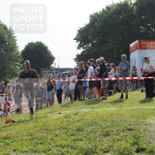 15.06.2025 - 27. Vierlanden-Triathlon KatJ http://msf.ph/oto/7977480 15.06.2025 08:36:52 Schwimmen 39, 83 meine-sportfotos.de