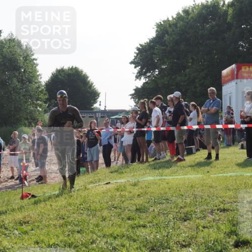 15.06.2025 - 27. Vierlanden-Triathlon KatJ http://msf.ph/oto/7977486 15.06.2025 08:36:52 Schwimmen 39, 83 meine-sportfotos.de