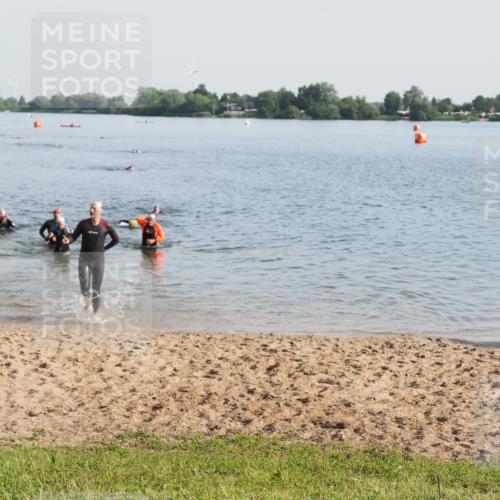 21.06.2025 - 27. Vierlanden-Triathlon MichiJ http://msf.ph/oto/7977503 15.06.2026 08:45:41 Schwimmen 104, 116, 125, 145 meine-sportfotos.de